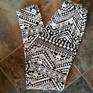 *ALWAYS* Geo Leggings